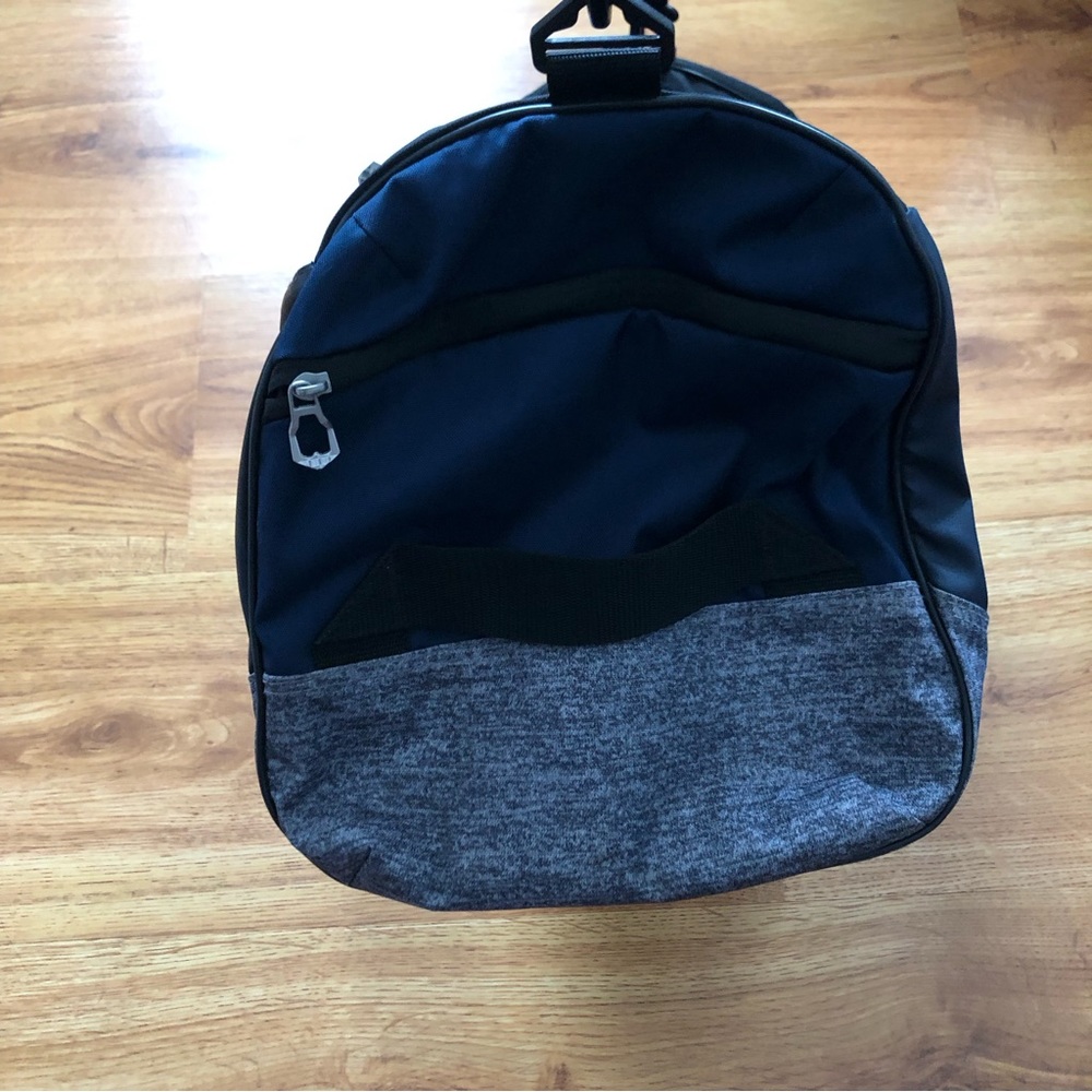 Adidas Hydroshield Gym Bag Duffel - Picture 5 of 10